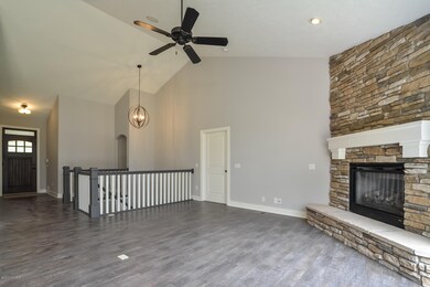 005-Living_Room-4082583-medium
