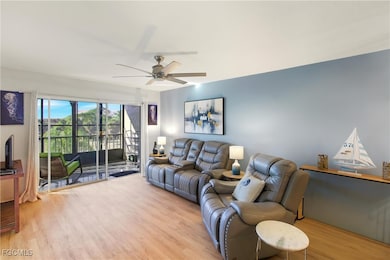 2111 Barkeley Ln unit 18, Fort Myers, FL 33907 - photo 2