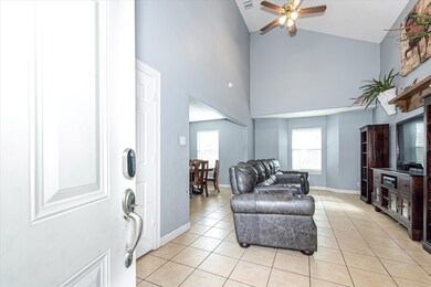 218 S Native Ln, Houston, TX 77022 - photo 4