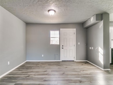 813 N Southminster St, Moore, OK 73160 - photo 6