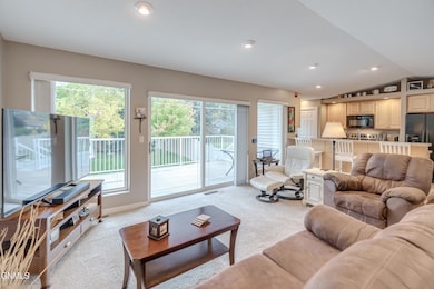 315VersaillesAve_0015