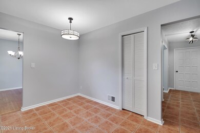 3006 S Melrose Dr, Louisville, KY 40299 - photo 7