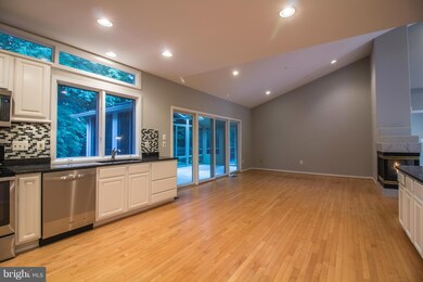 20884 Waterbeach Place, Sterling, VA 20165 - photo 3