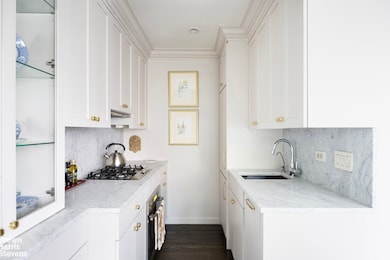 342 E 53rd St unit 2GH, New York, NY 10022 - photo 4