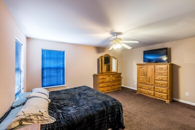 550 Wilke Farm Ave Lville-15