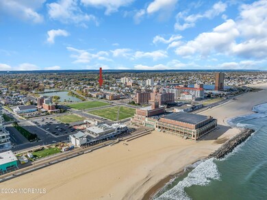 3 Blocks to the Beach