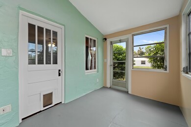 525 N Disston Ave, Tavares, FL 32778 - photo 3