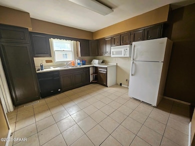 1416 14th Ave S, Grand Forks, ND 58201 - photo 4