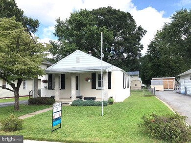 930 Barron Ave, Essex, MD 21221 - photo 2