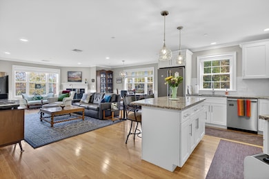 Livingroom & Dining Alcove