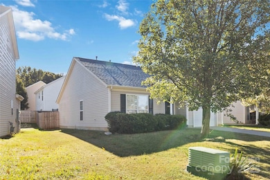 1430 Braveheart Ln, Charlotte, NC 28216 - photo 4