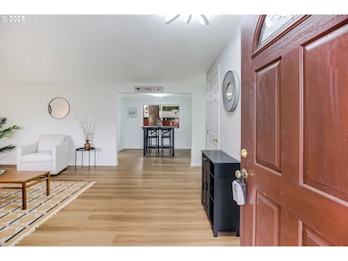 6050 SW Cross Creek Dr, Beaverton, OR 97007 - photo 3