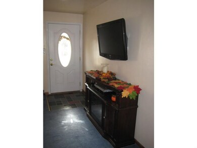 Entry/Foyer.