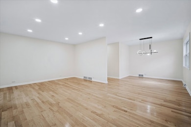 unlisted-address, Highland Park, IL 60035 - photo 5