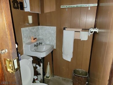 1/2 Bath