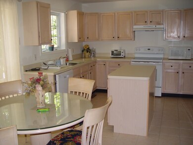 1711 Hemlock Dr, Scotrun, PA 18355 - photo 3