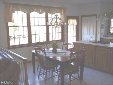 211 Colonial Dr, Perkiomenville, PA 18074 - photo 6