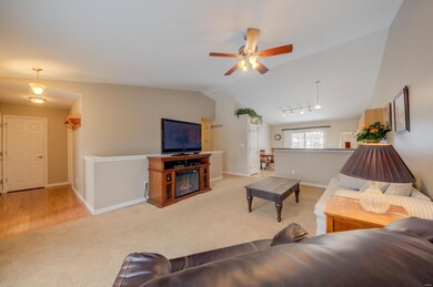 Great Room W/Vaulted ceiling