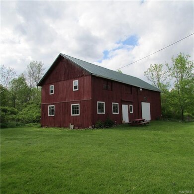 2 story barn. Great for storage, work shop, or liv