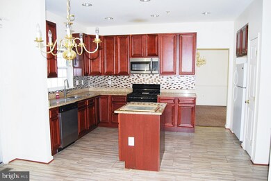 8404 Hillview Rd, Hyattsville, MD 20785 - photo 2