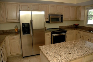 Kitchen/Granite