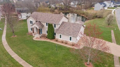 4 bedroooms, 3.5 bathrooms. 3 car attached, insula
