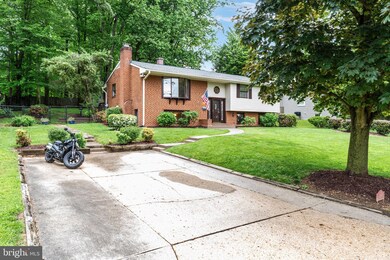 9232 Brian Dr, Vienna, VA 22180 - photo 3