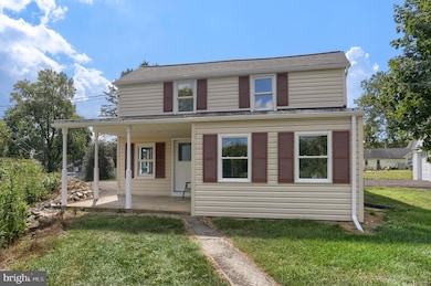 218 N Railroad St, Hummelstown, PA 17036 - photo 2
