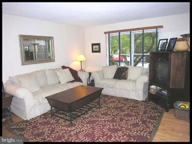 1659 Oak Spring Way, Reston, VA 20190 - photo 4