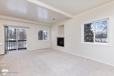 04-Living Room 20220203-DW-6924