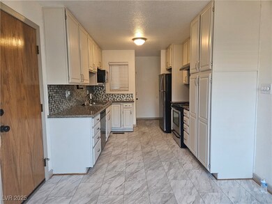 2836 Alcoa Ave, Las Vegas, NV 89102 - photo 6