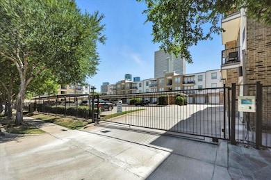 950 Henderson St, Fort Worth, TX 76102 - photo 2