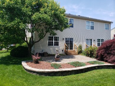 6841 Hunt Dr, Macungie, PA 18062 - photo 4