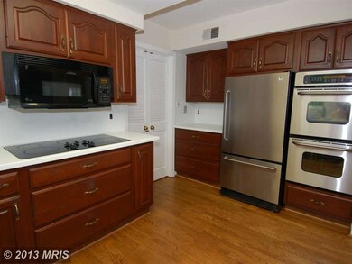 7908 Stirrup Cup Ln, McLean, VA 22102 - photo 6