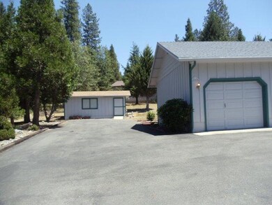777 Hixson Dr, Grants Pass, OR 97526 - photo 2