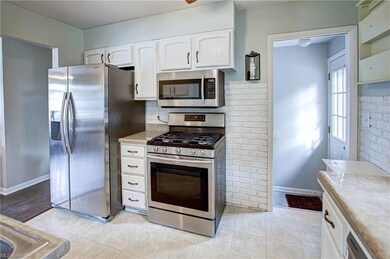 327 Erieview Blvd, Sheffield Lake, OH 44054 - photo 5