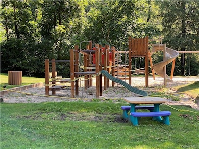 6 Bryant Crescent unit 1A, White Plains, NY 10605 - photo 5