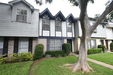 10018 Knoboak Dr unit 21, Houston, TX 77080 - photo 3