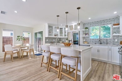 4211 W Woodland Ave, Burbank, CA 91505 - photo 3