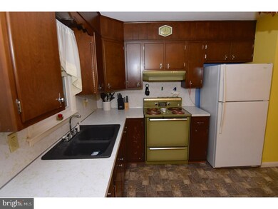 2018 Garfield Ave, Reading, PA 19609 - photo 7