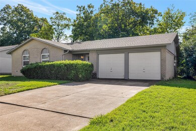 1037 W Cheryl Ave, Hurst, TX 76053 - photo 3