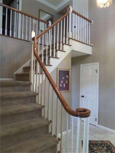 Grand 2 story entry