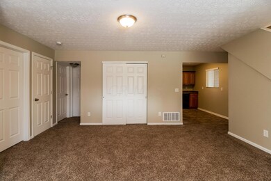 5080 Dimson Dr N, Columbus, OH 43213 - photo 2