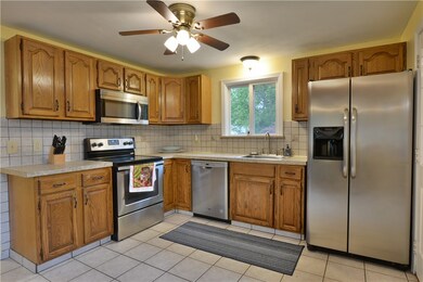 32 Sprague St, Greenville, RI 02828 - photo 3