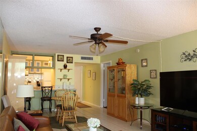14130 Rosemary Ln unit 1117, Largo, FL 33774 - photo 6