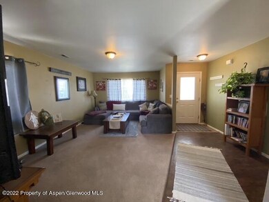 188 Cliff View Living IMG_7686