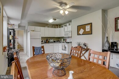 834 Hollins St, Baltimore, MD 21201 - photo 7