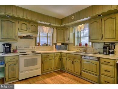 3316 Mckently St, Reading, PA 19605 - photo 7