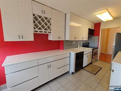 200 Winston Dr unit 2517, Cliffside Park, NJ 07010 - photo 6