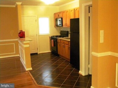 921 Lyndhurst St, Baltimore, MD 21229 - photo 5